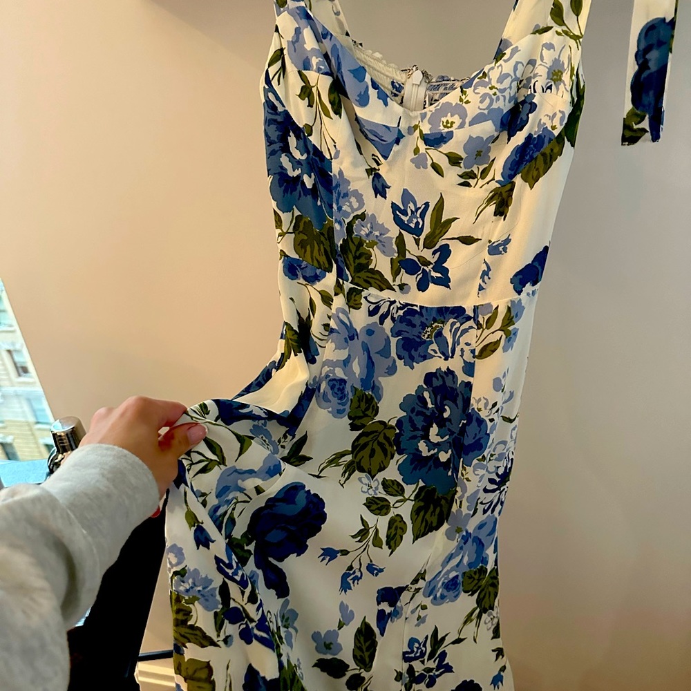 Reformation petite size 0 Nadira dress color Lucca White with blue florals